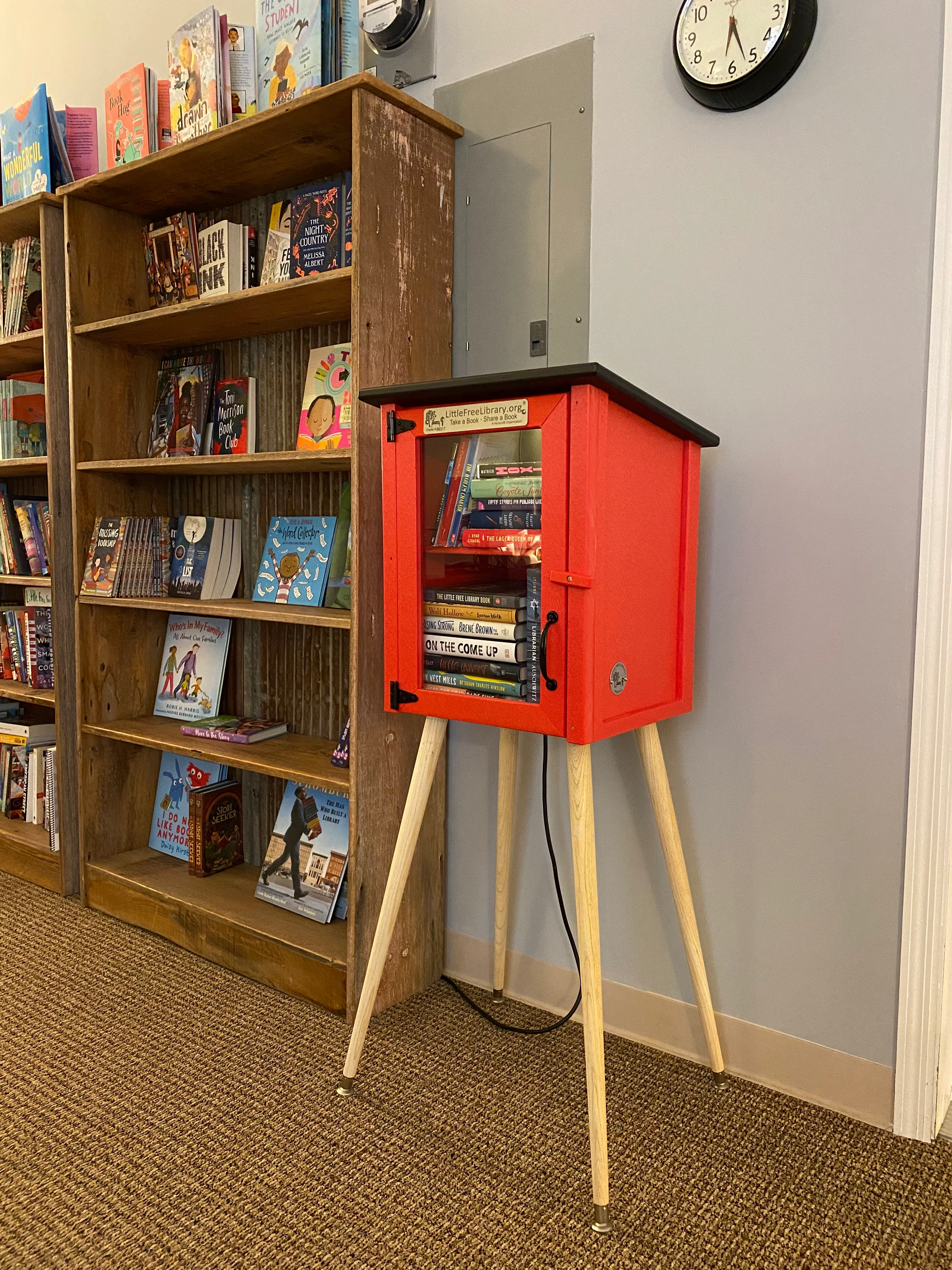 Indoor or Mobile Library Installation Legs - Image 9