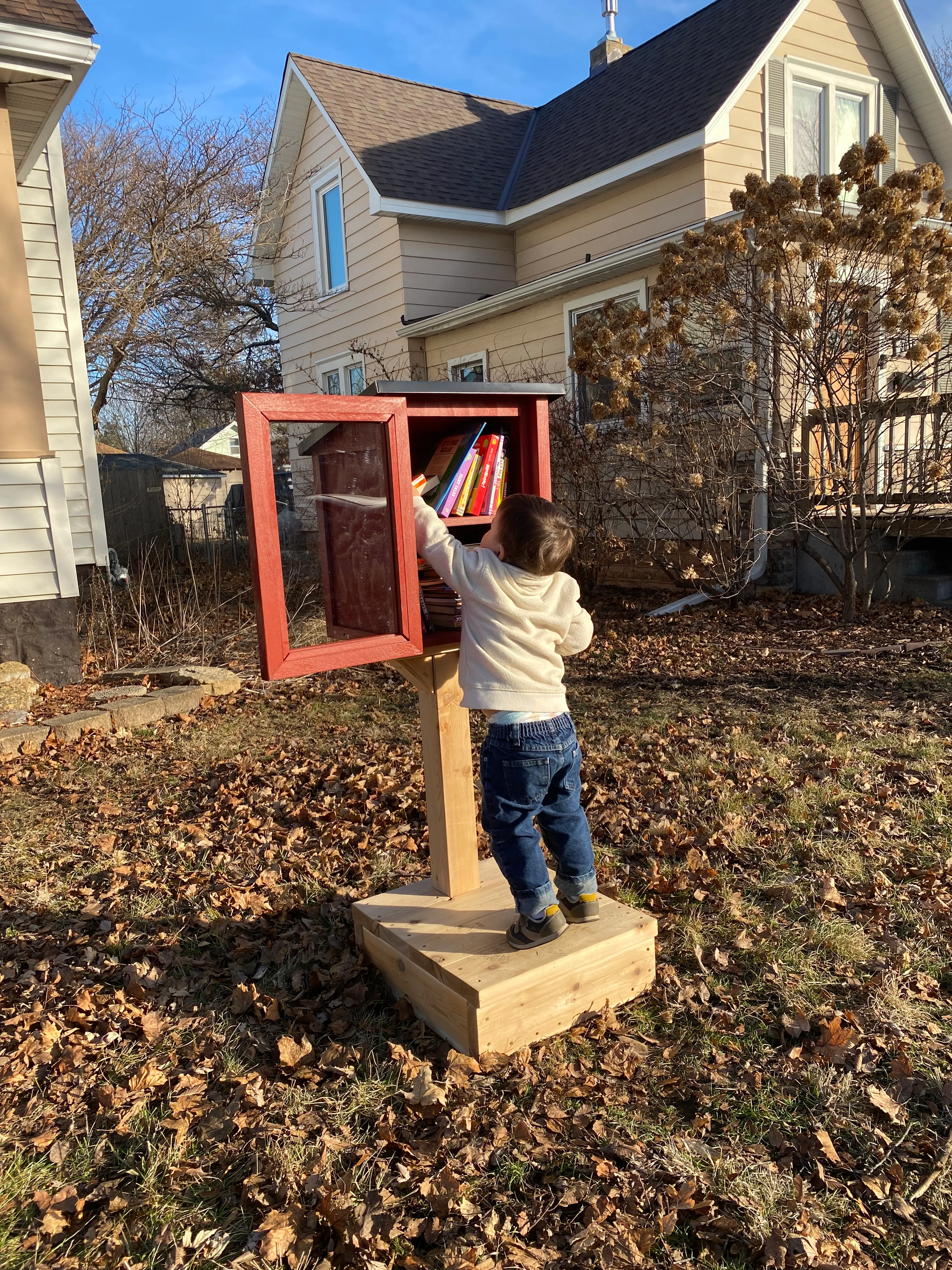 Step Stool Library Post and Topper - Image 3